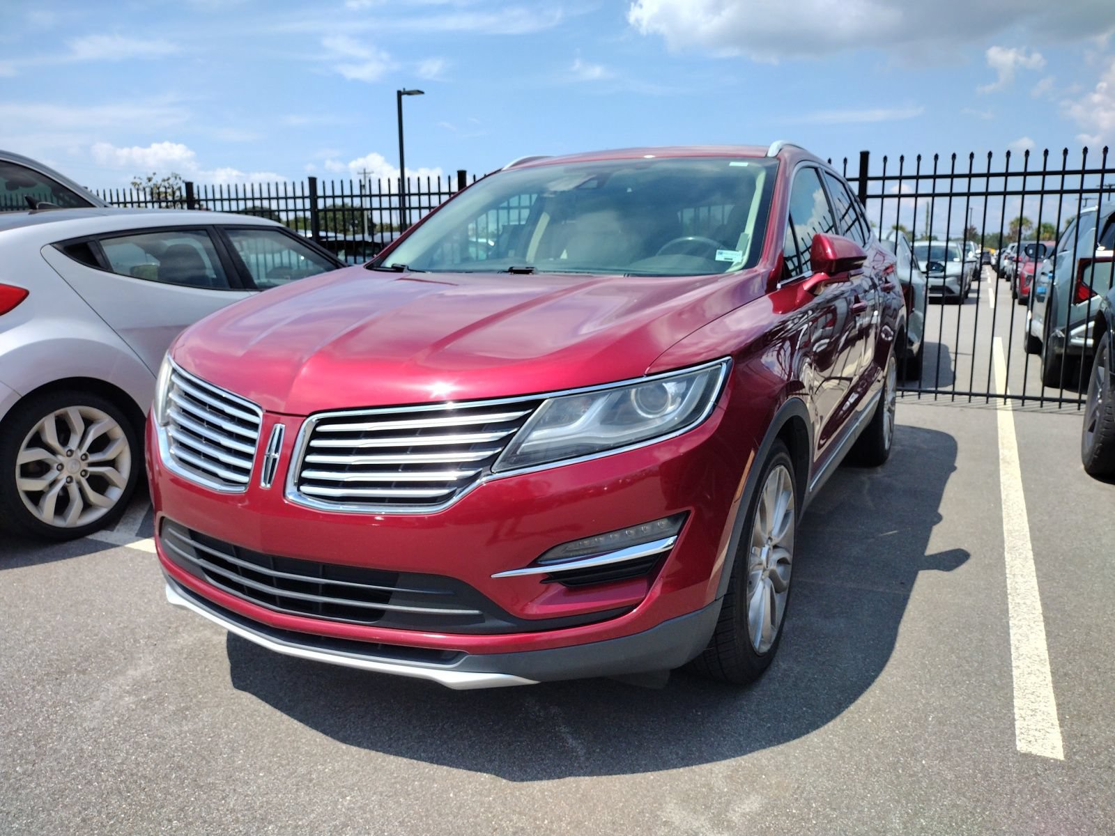 Used 2017 Lincoln MKC Reserve w/ Lincoln MKC Climate Package FWD image 3
