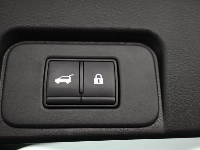 Used 2025 Nissan Rogue SV FWD image 16