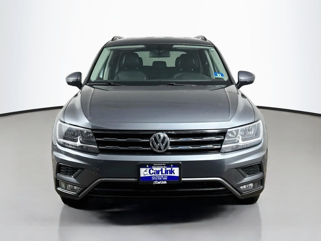 Used 2018 Volkswagen Tiguan SE AWD/4WD image 2