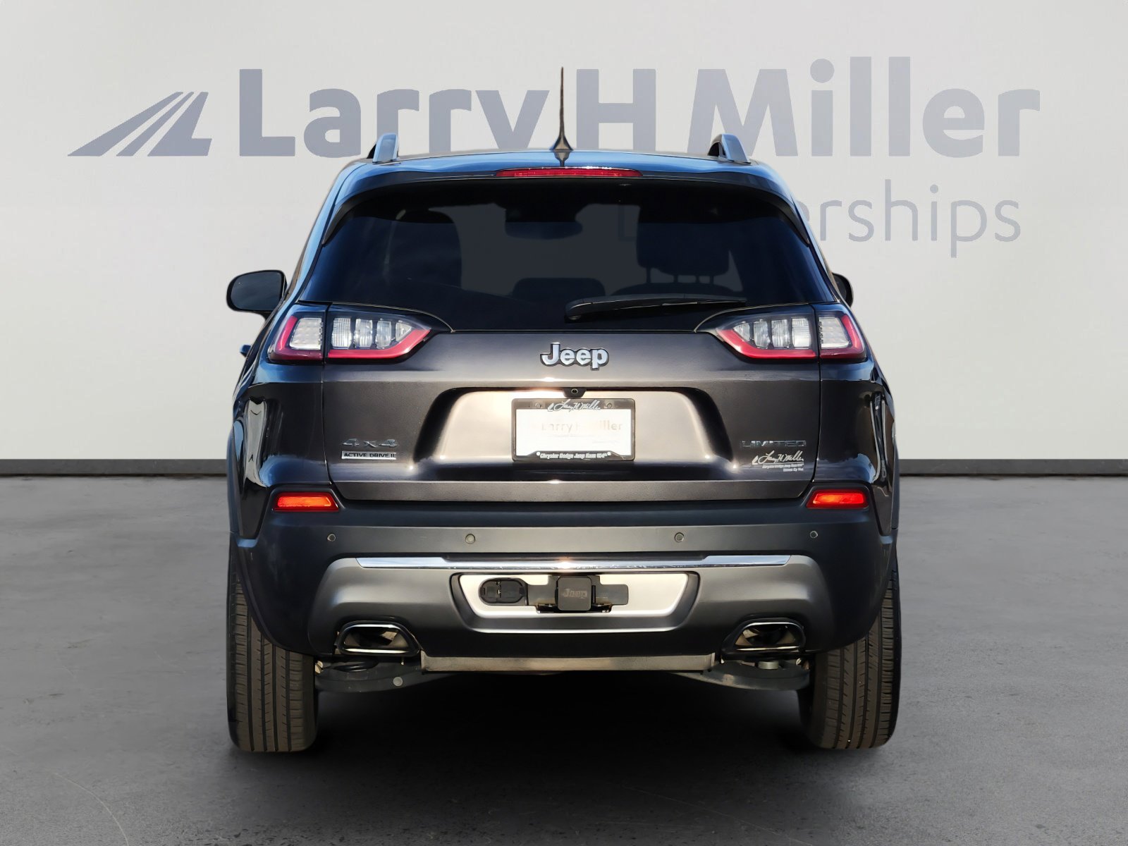 Used 2019 Jeep Cherokee Limited w/ Technology Group image 5
