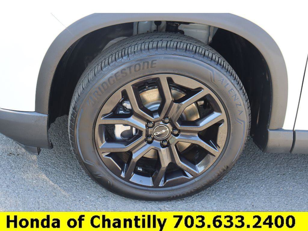 Used 2025 Honda Pilot Touring image 32