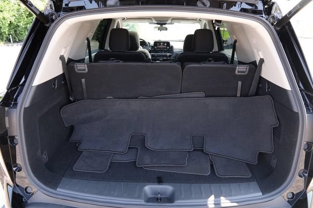 Certified 2025 Nissan Pathfinder SV w/ SV Premium Package FWD image 7