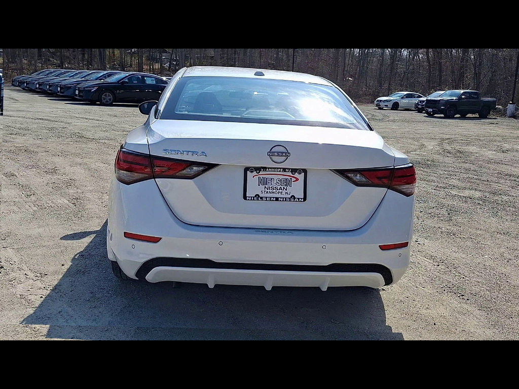 Used 2025 Nissan Sentra SV w/ Trunk Package image 7
