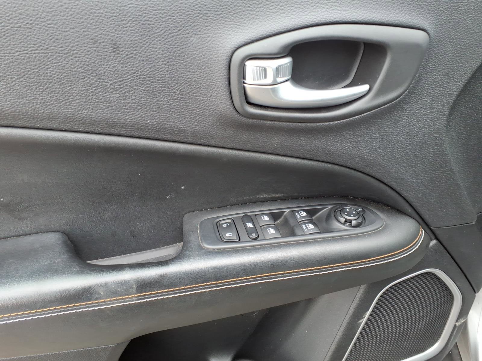 Used 2018 Jeep Compass Sport w/ Tech Group image 12