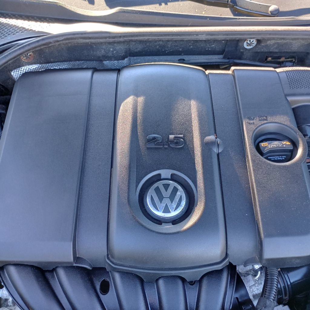 Used 2013 Volkswagen Passat 2.5 SEL Premium FWD image 26