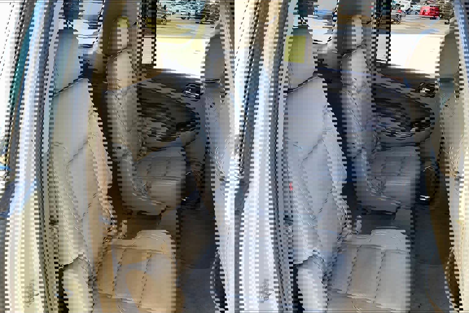 Used 2015 Chevrolet Suburban LT image 19