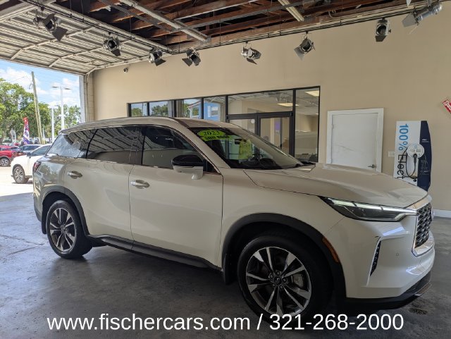 Used 2023 INFINITI QX60 Luxe w/ Vision Package AWD/4WD image 2
