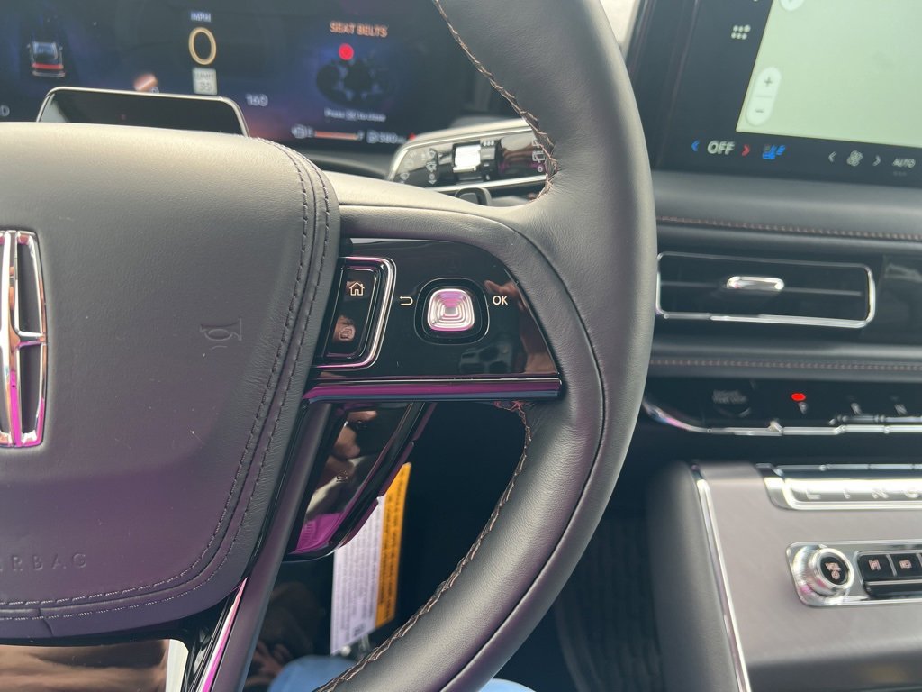 New 2025 Lincoln Aviator AWD w/ Jet Appearance Package image 32