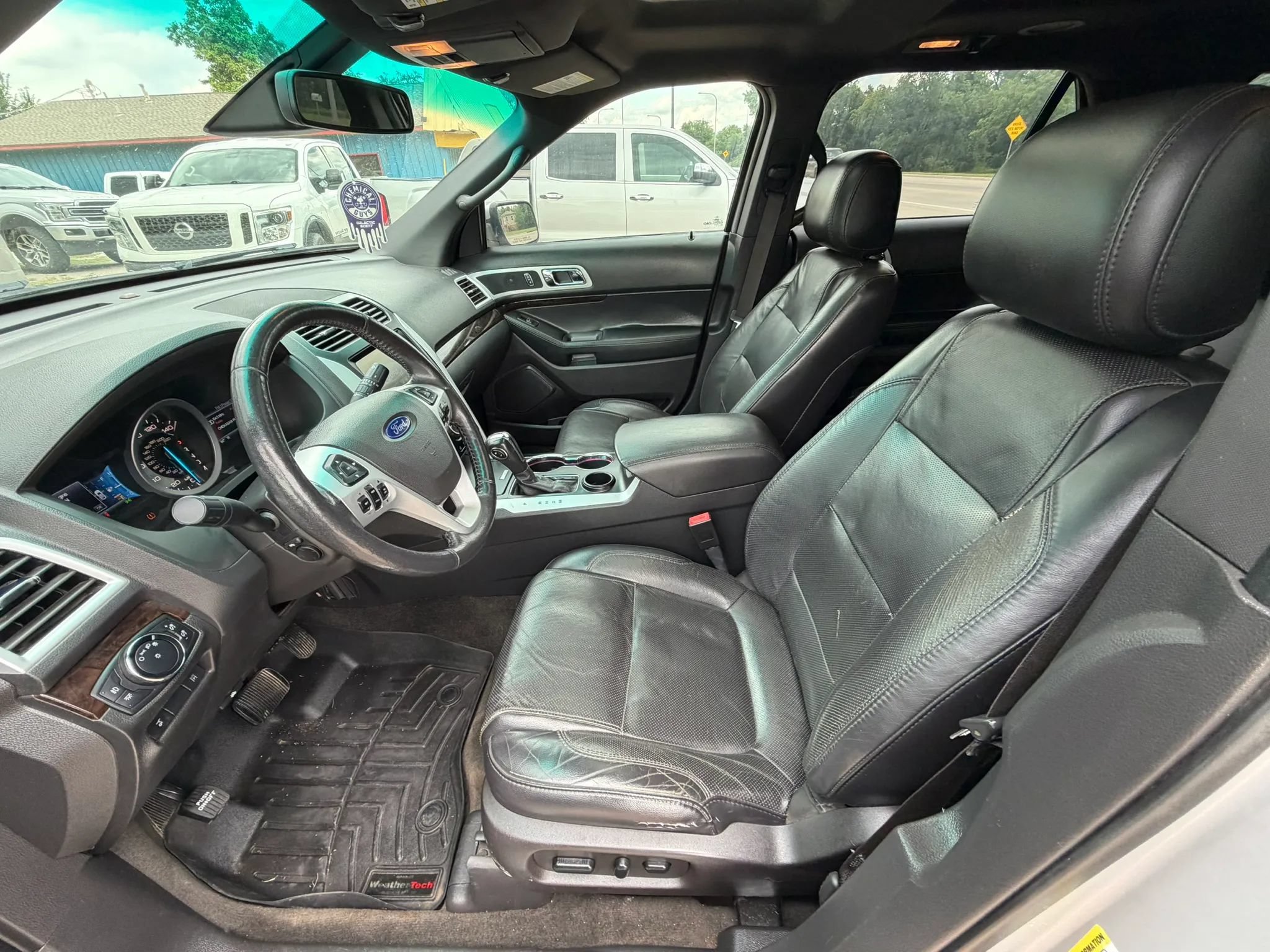 Used 2015 Ford Explorer Limited w/ Equipment Group 302A FWD image 9