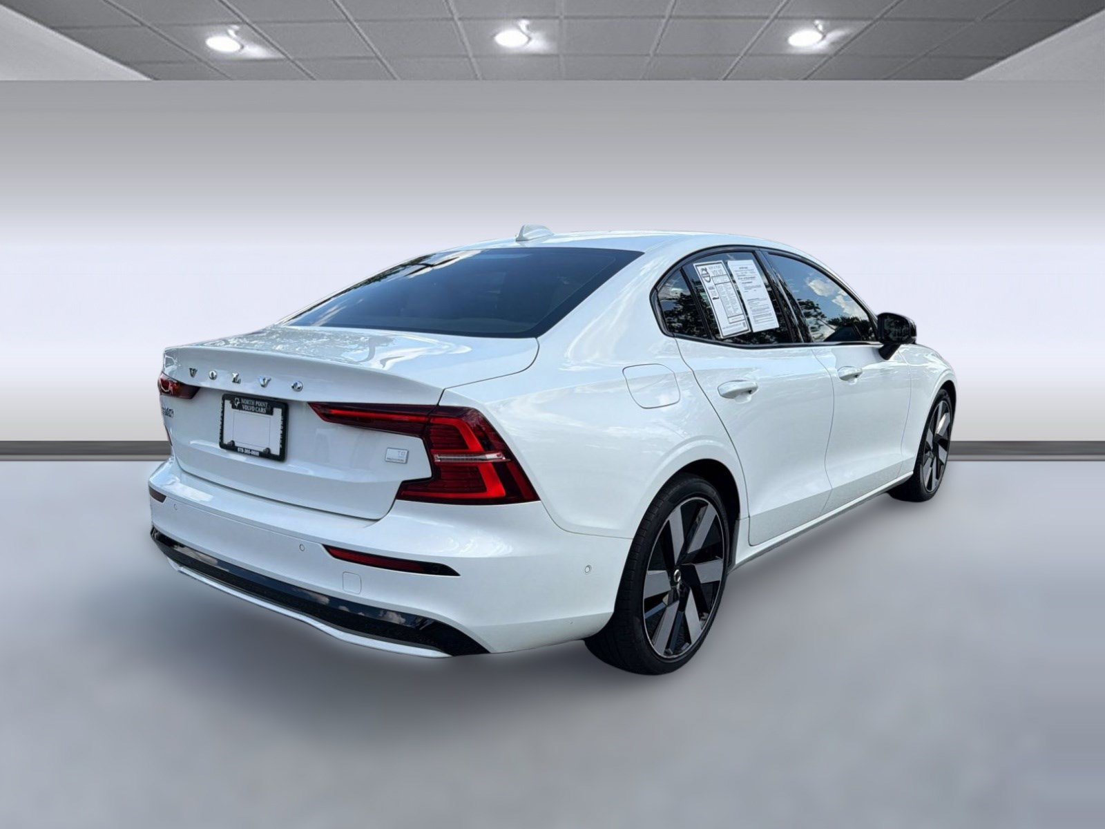 Used 2024 Volvo S60 T8 Plus w/ Climate Package AWD/4WD image 9