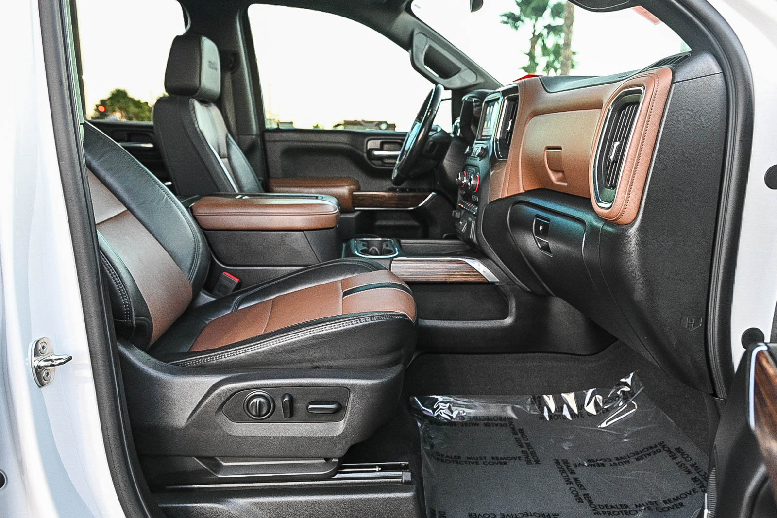 Used 2019 Chevrolet Silverado 1500 High Country image 17