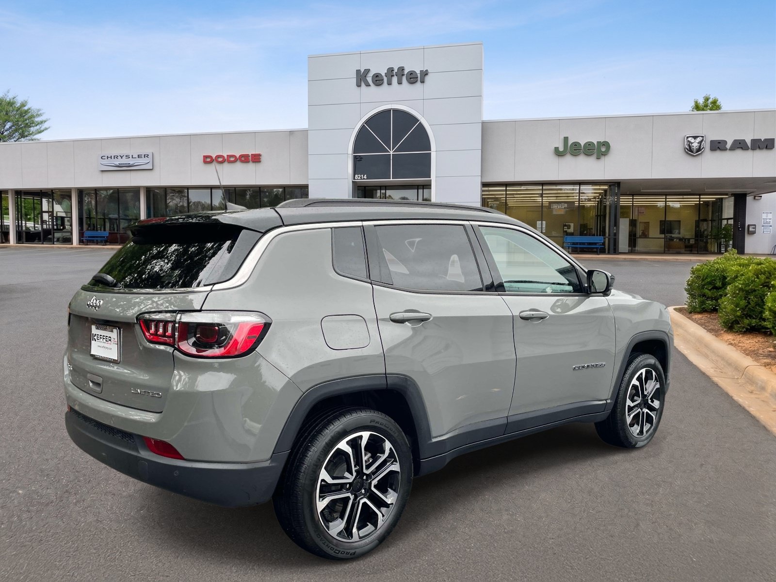 Certified 2024 Jeep Compass Limited w/ Sun and Sound Group AWD/4WD image 6