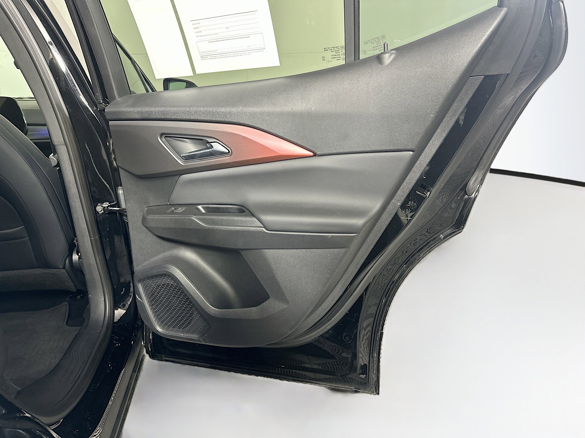 Used 2024 Chevrolet Equinox EV RS FWD image 32