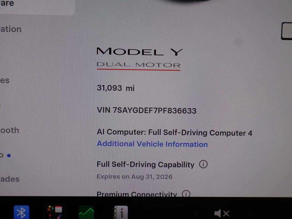 Used 2023 Tesla Model Y Performance AWD/4WD image 37
