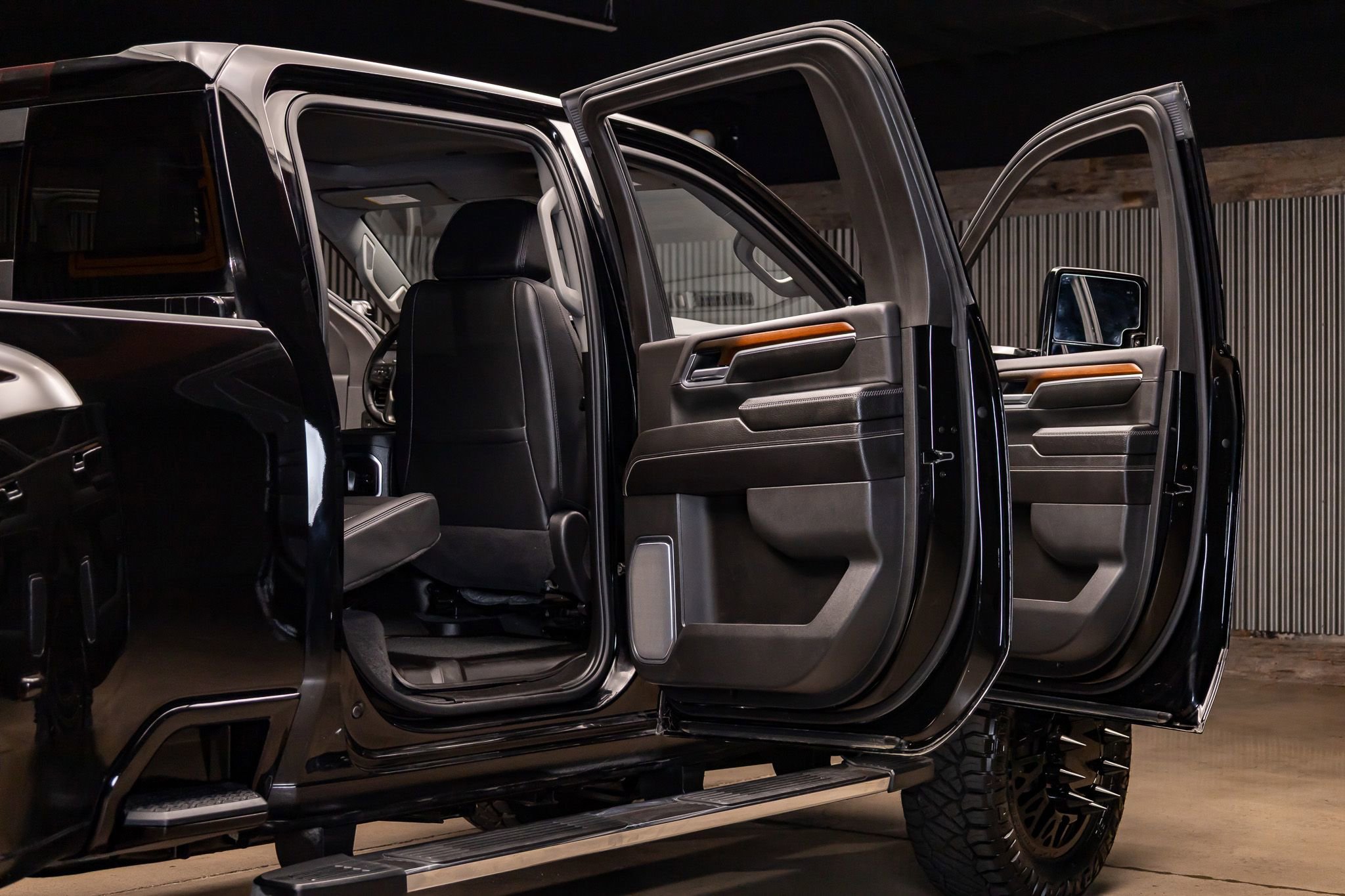 Used 2025 GMC Sierra 3500 Denali w/ Denali Reserve Package image 29
