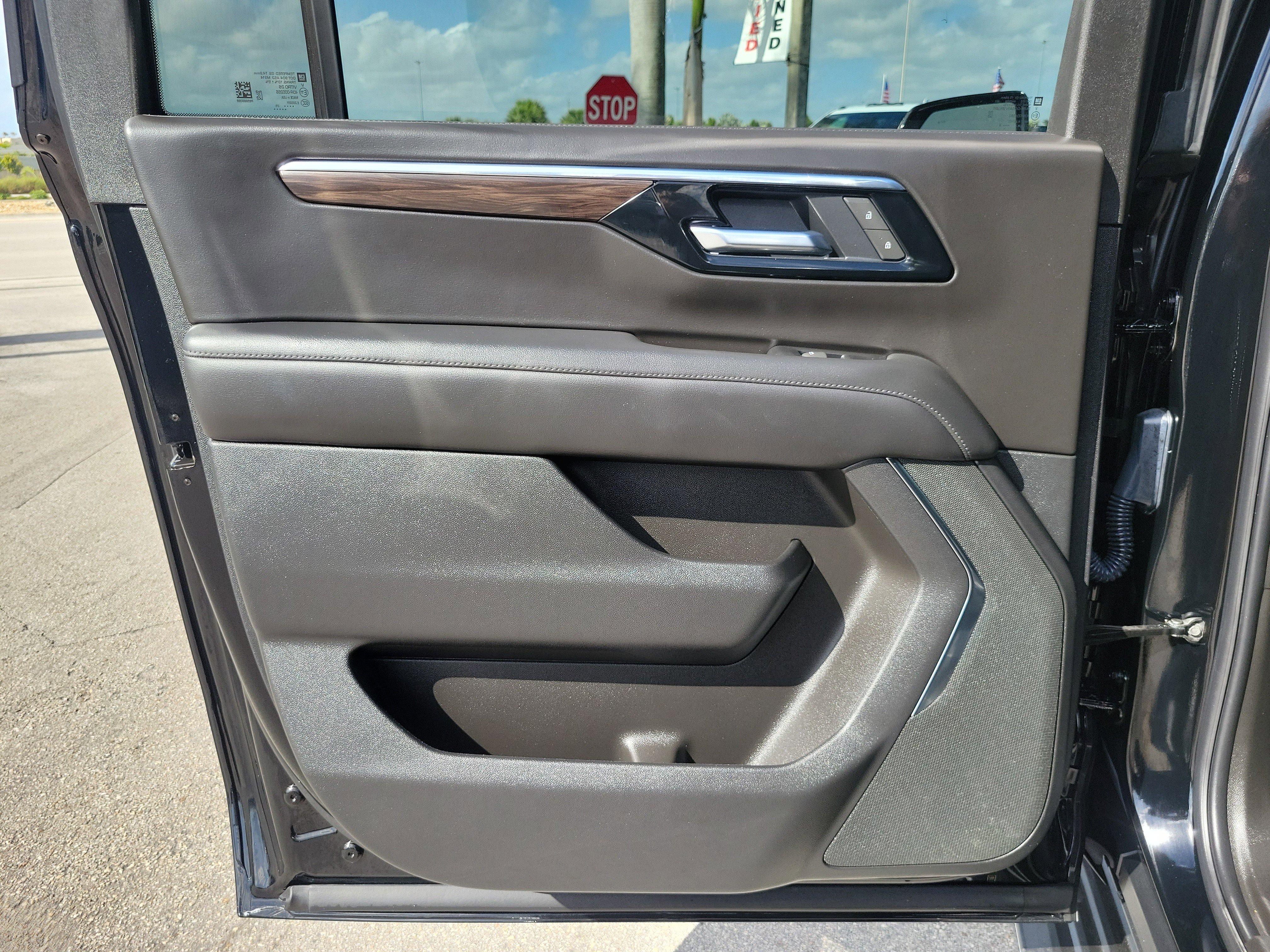 Used 2025 Chevrolet Suburban LS w/ LPO, Dark Essentials Package RWD image 25