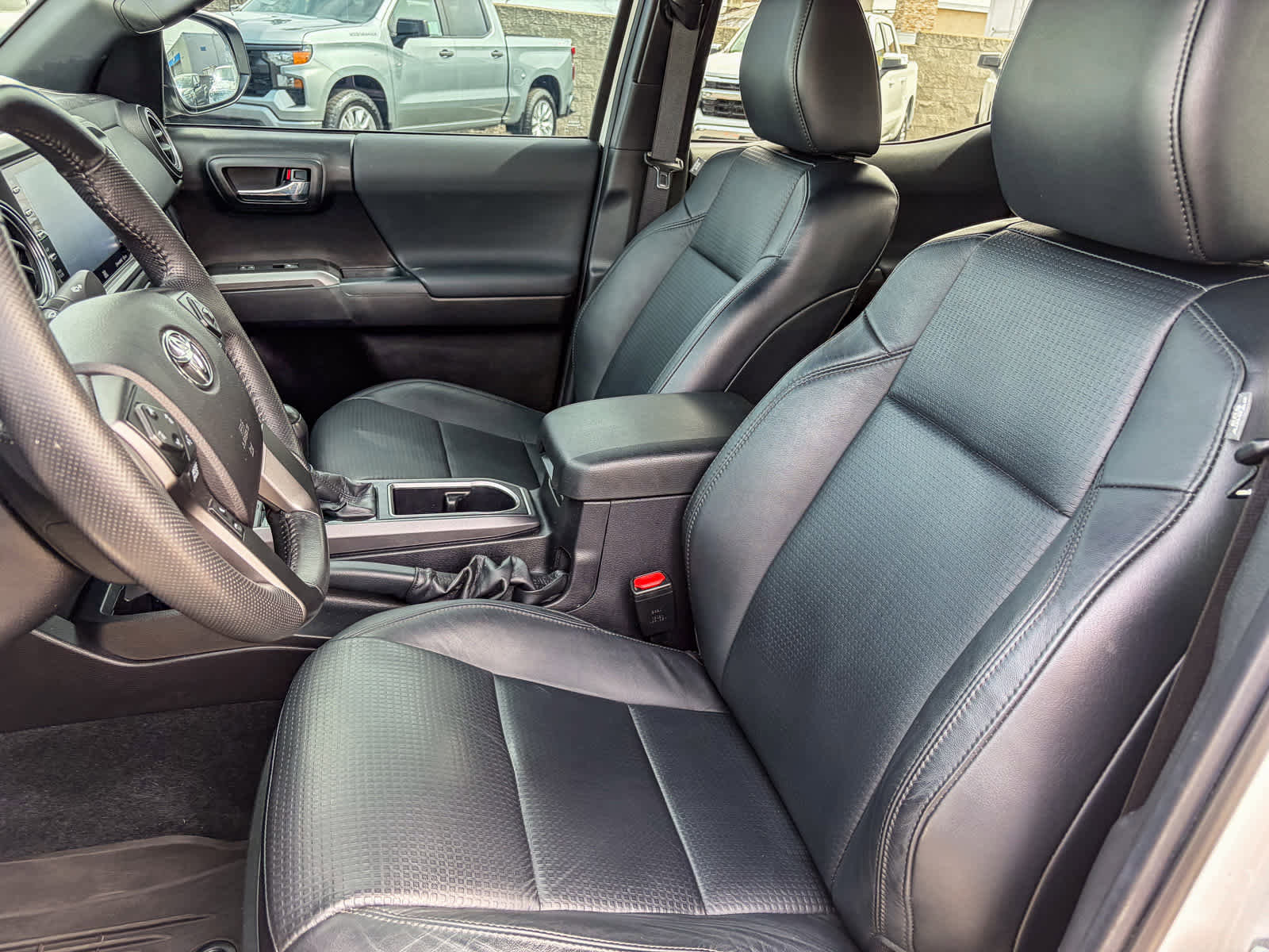 Used 2021 Toyota Tacoma TRD Off-Road w/ TRD Premium Off Road Package AWD/4WD image 16