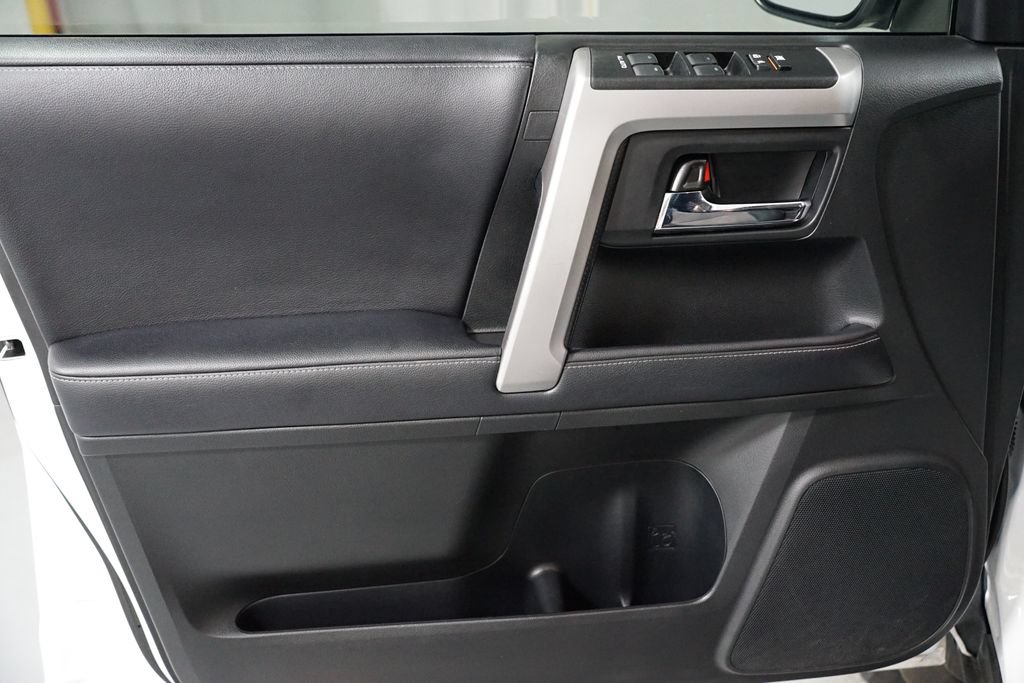 Certified 2019 Toyota 4Runner SR5 AWD/4WD image 28
