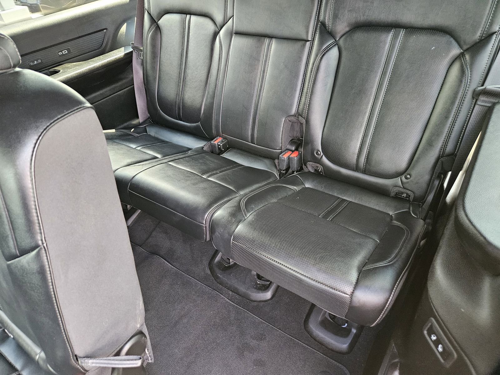 Used 2023 Jeep Wagoneer L Series III w/ Preferred Equipment Group image 35