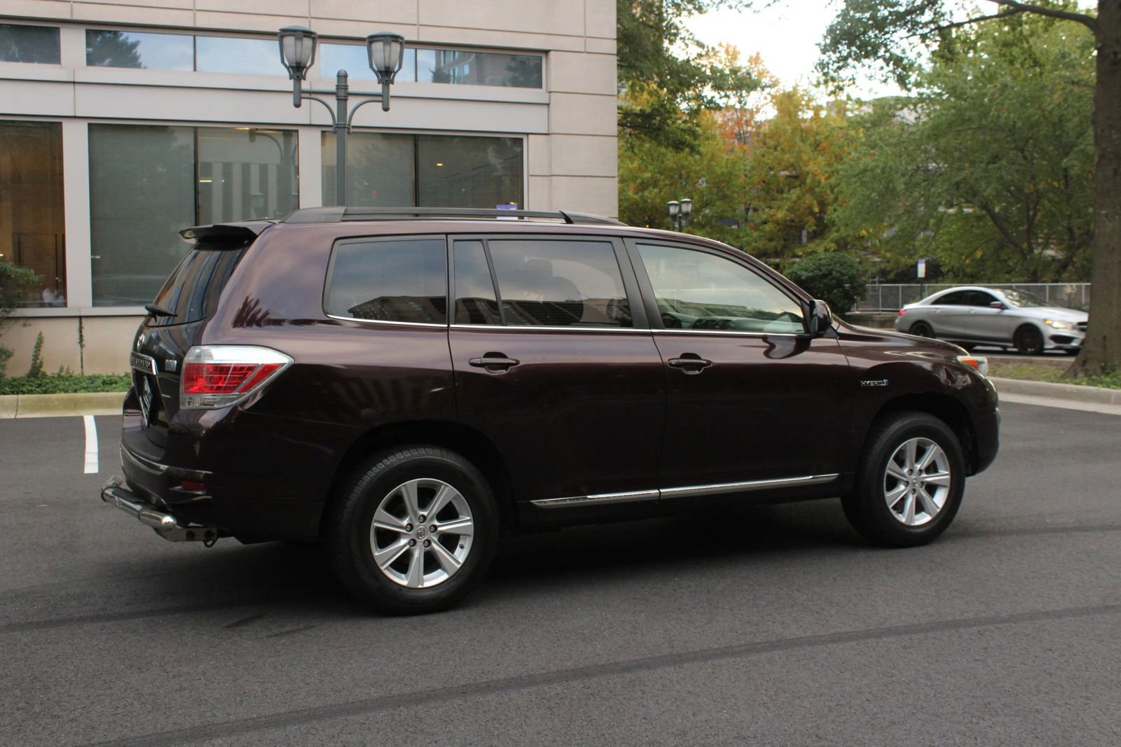 Used 2013 Toyota Highlander Hybrid AWD/4WD image 6