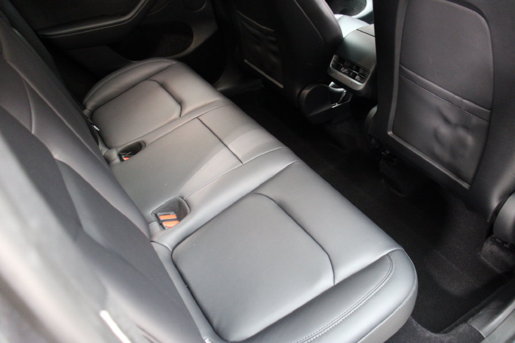 Used 2023 Tesla Model Y Performance AWD/4WD image 11