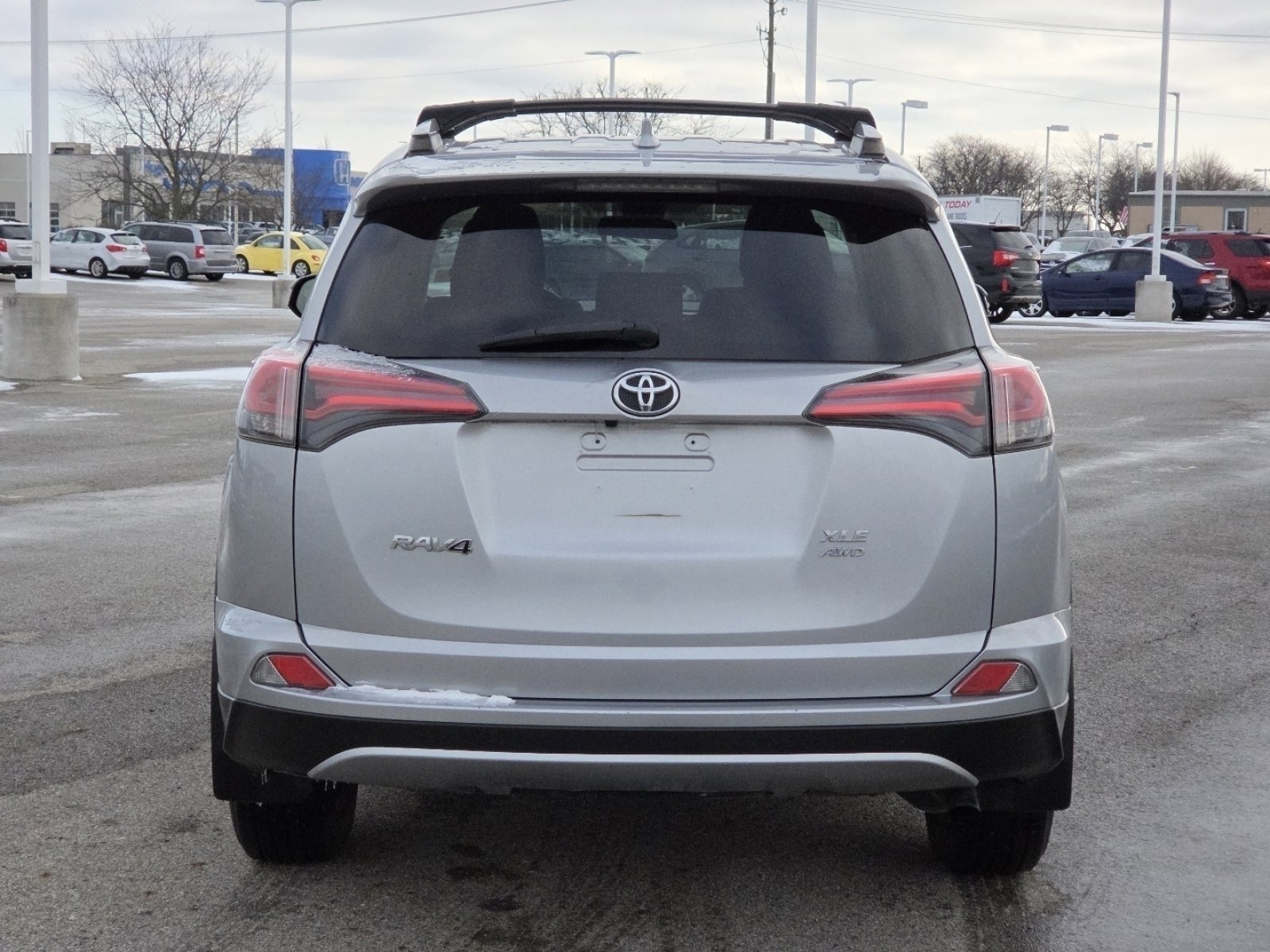 Used 2018 Toyota RAV4 XLE image 18