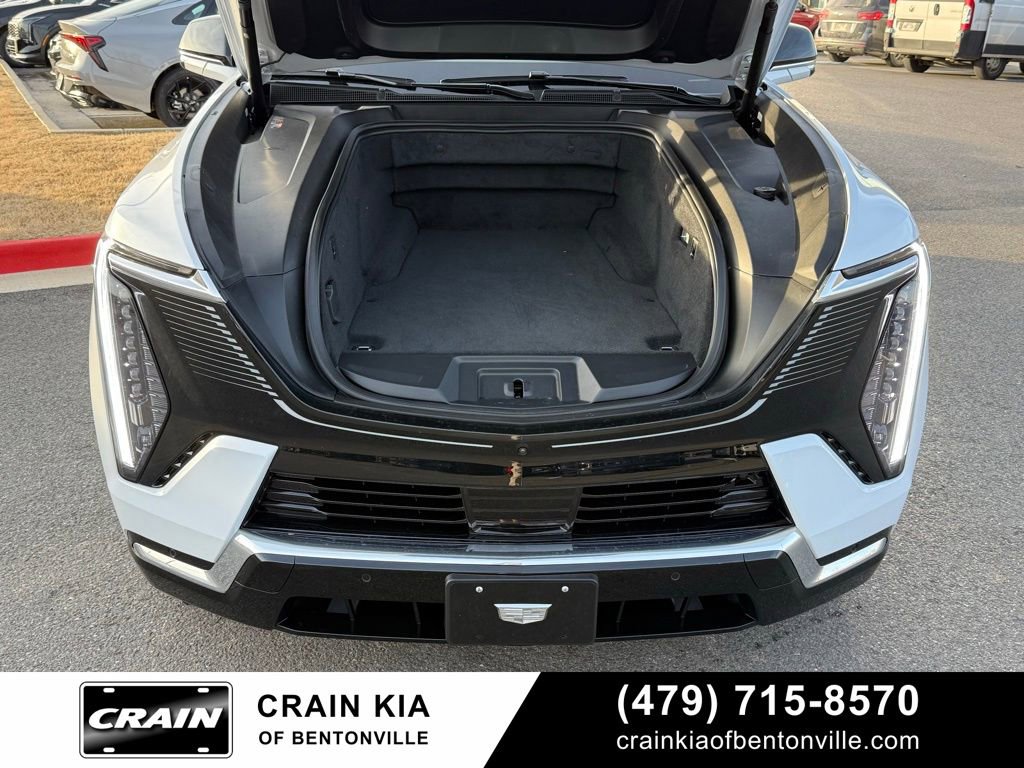 Used 2026 Cadillac Escalade IQL Luxury image 35