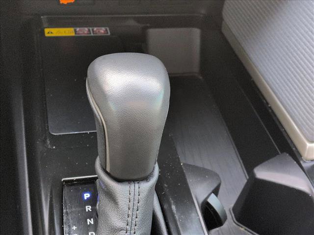 Used 2025 Toyota Camry SE image 11