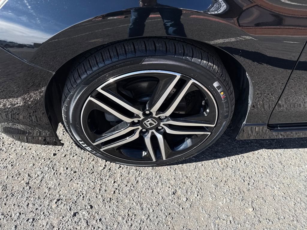 Used 2017 Honda Accord Touring image 10