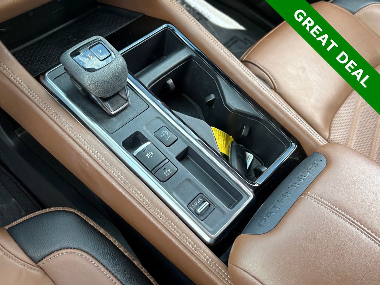 Used 2024 Nissan Pathfinder Platinum w/ Cargo Package image 22