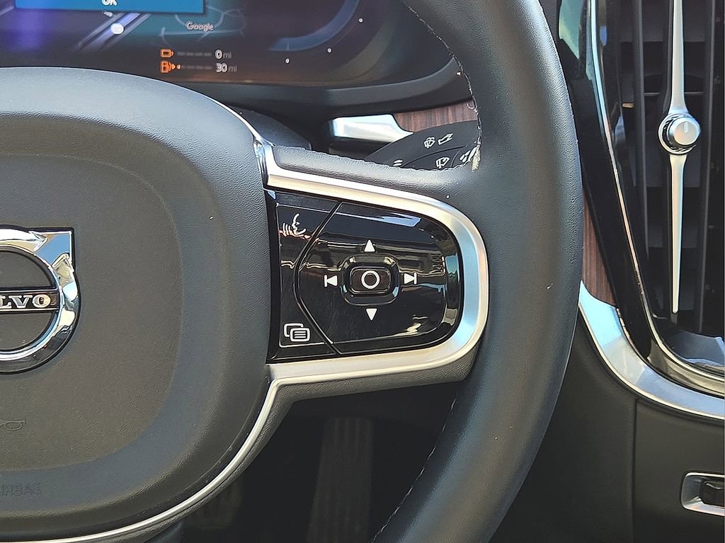 Certified 2023 Volvo S60 T8 Plus image 19