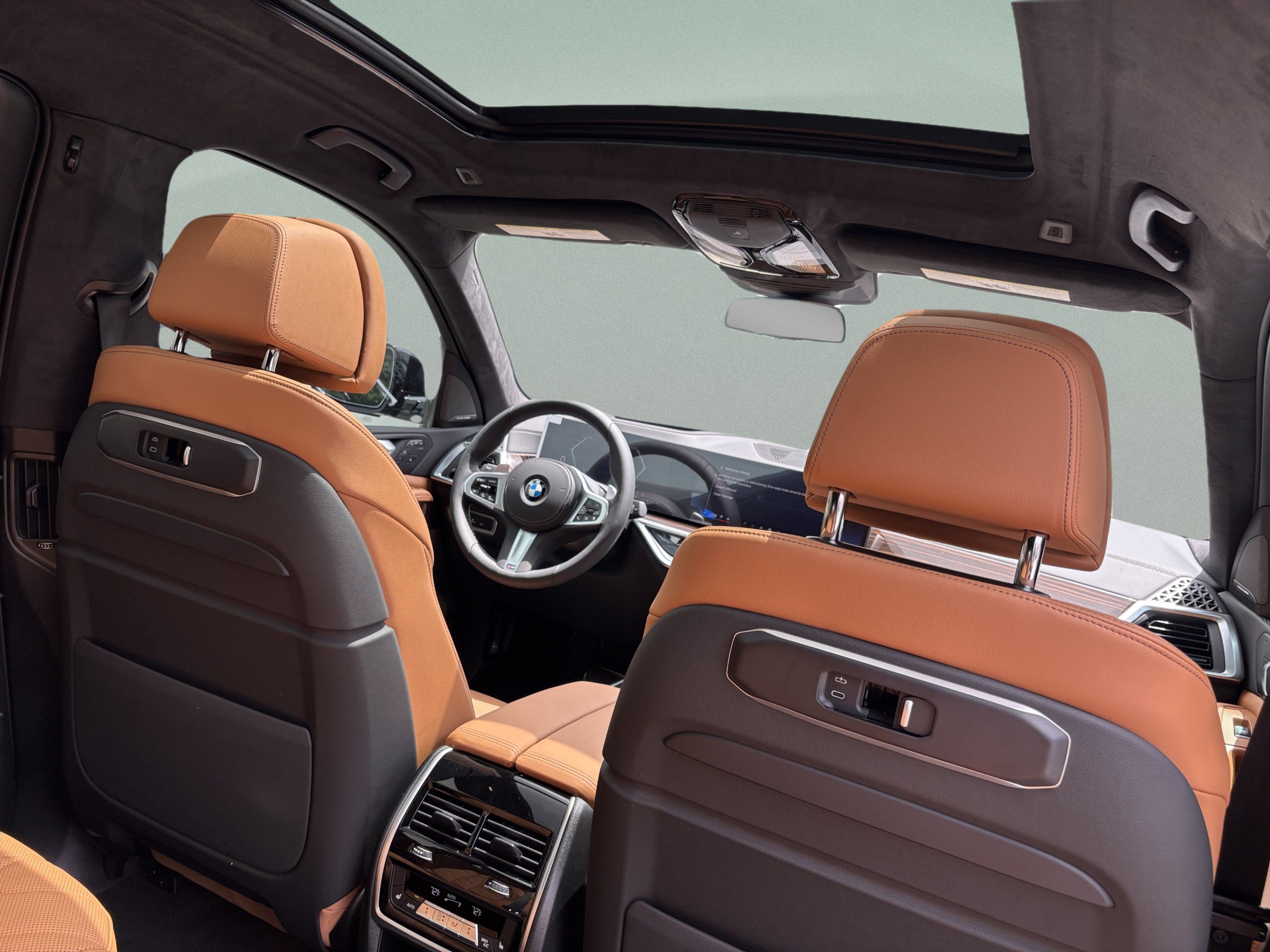 Used 2027 BMW X7 xDrive40i w/ M Sport Package AWD/4WD image 27
