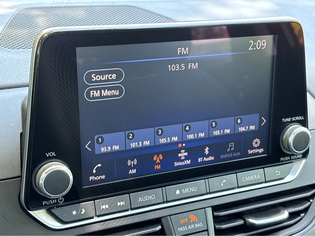 Certified 2024 Nissan Altima 2.5 SV FWD image 9