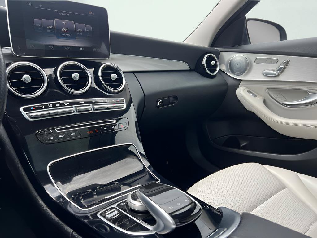 Used 2015 Mercedes-Benz C 300 4MATIC Sedan image 51