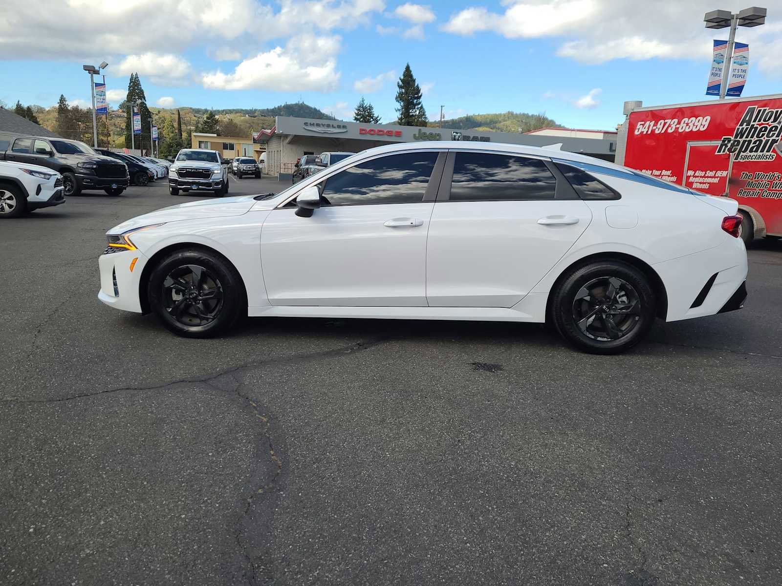 Used 2021 Kia K5 LXS image 11