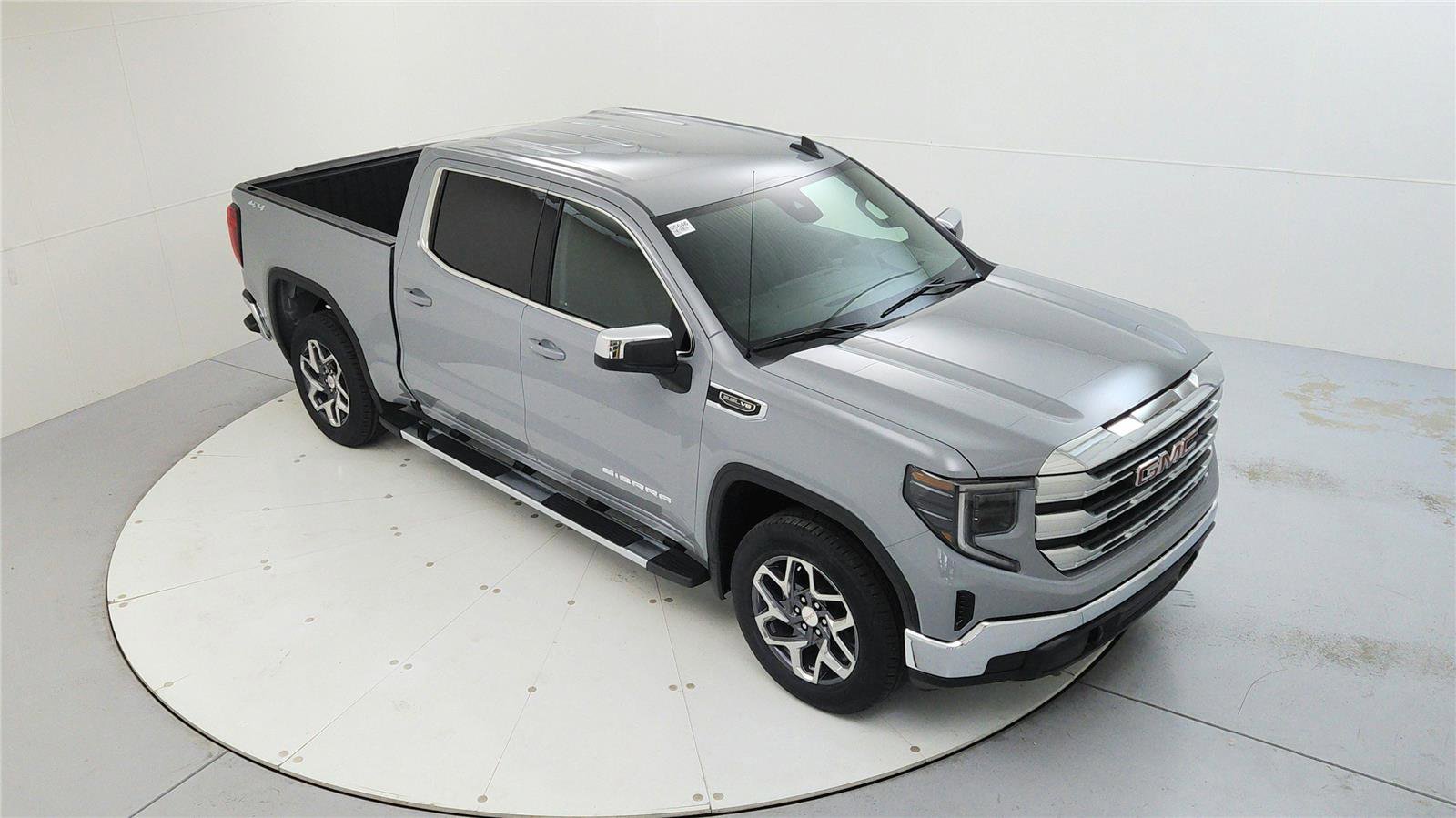 Used 2025 GMC Sierra 1500 SLE image 13