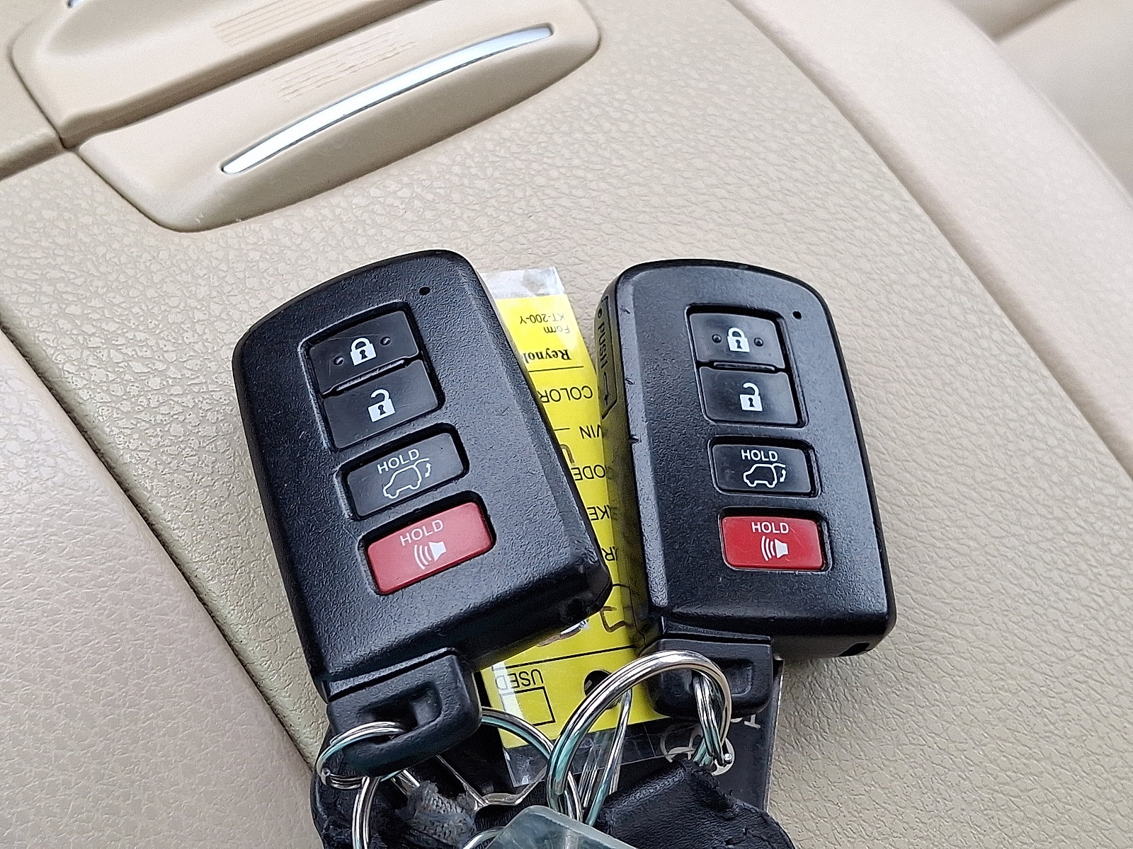 Used 2014 Toyota Highlander XLE image 3