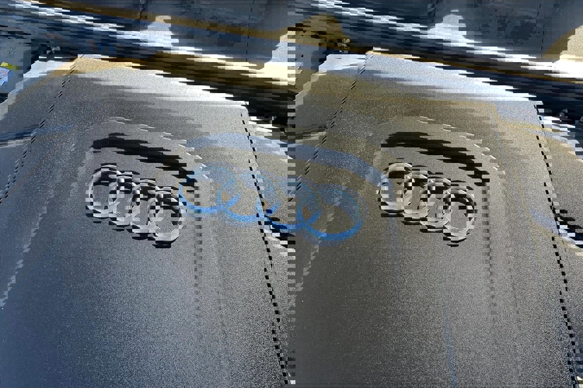 Used 2019 Audi Q8 Premium image 33