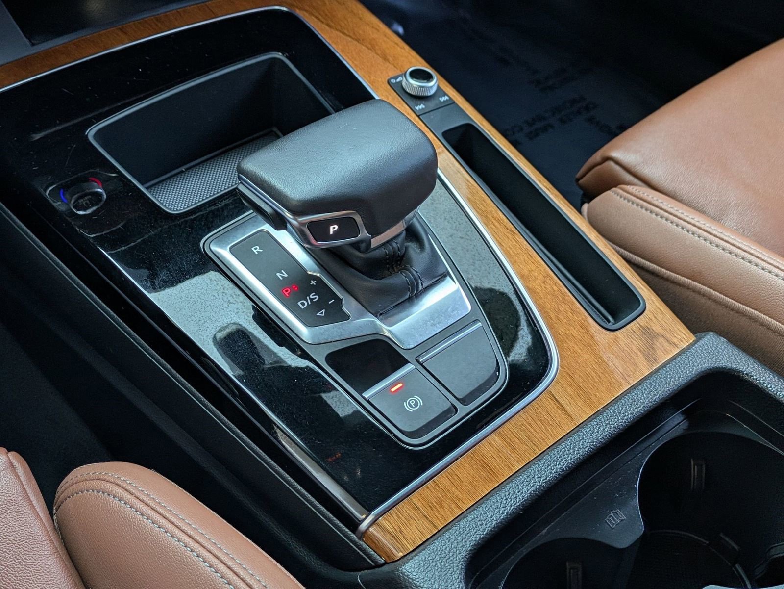 Used 2023 Audi Q5 e Premium w/ Convenience Package image 14