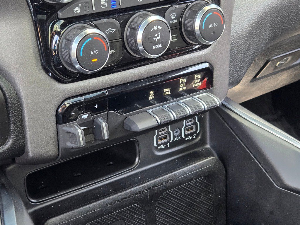 Used 2022 RAM 1500 Laramie AWD/4WD image 29