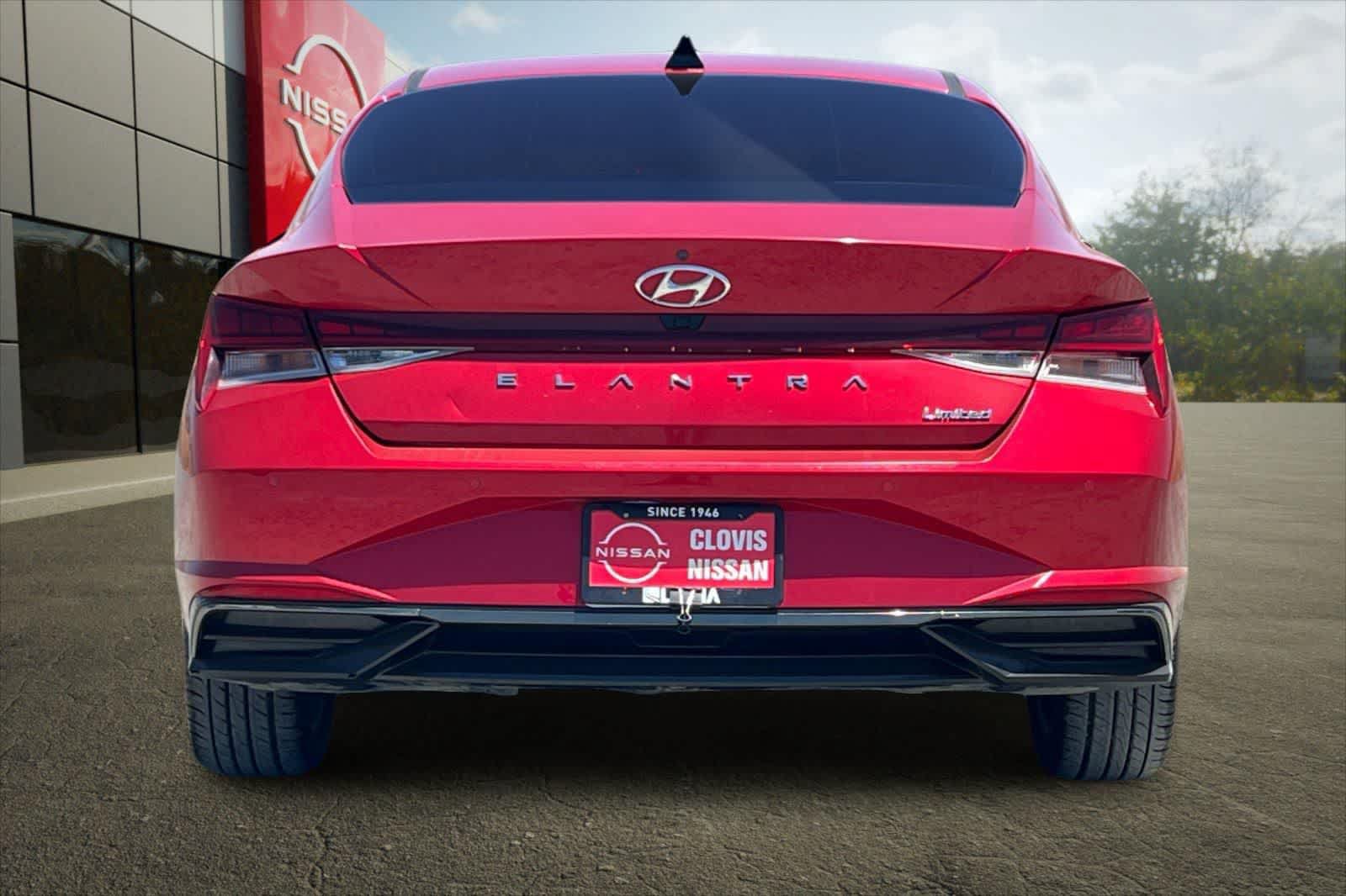 Used 2021 Hyundai Elantra Limited FWD image 8