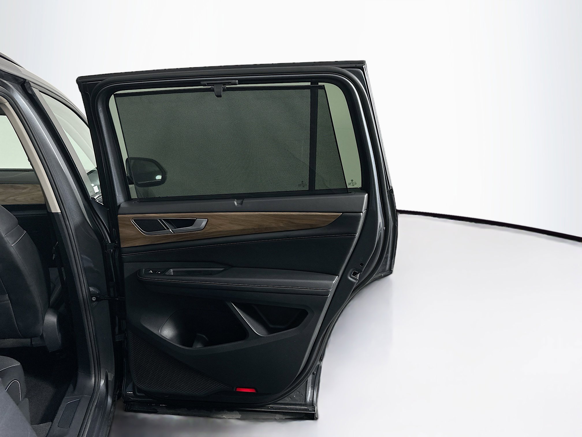 Used 2024 Volkswagen Atlas SE image 32