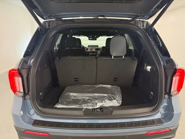 New 2026 Ford Explorer ST AWD/4WD image 8