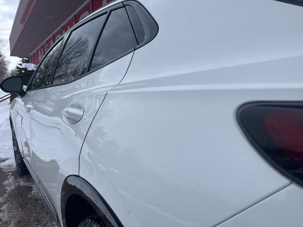 Used 2021 Buick Envision Essence w/ Sport Touring Package image 12