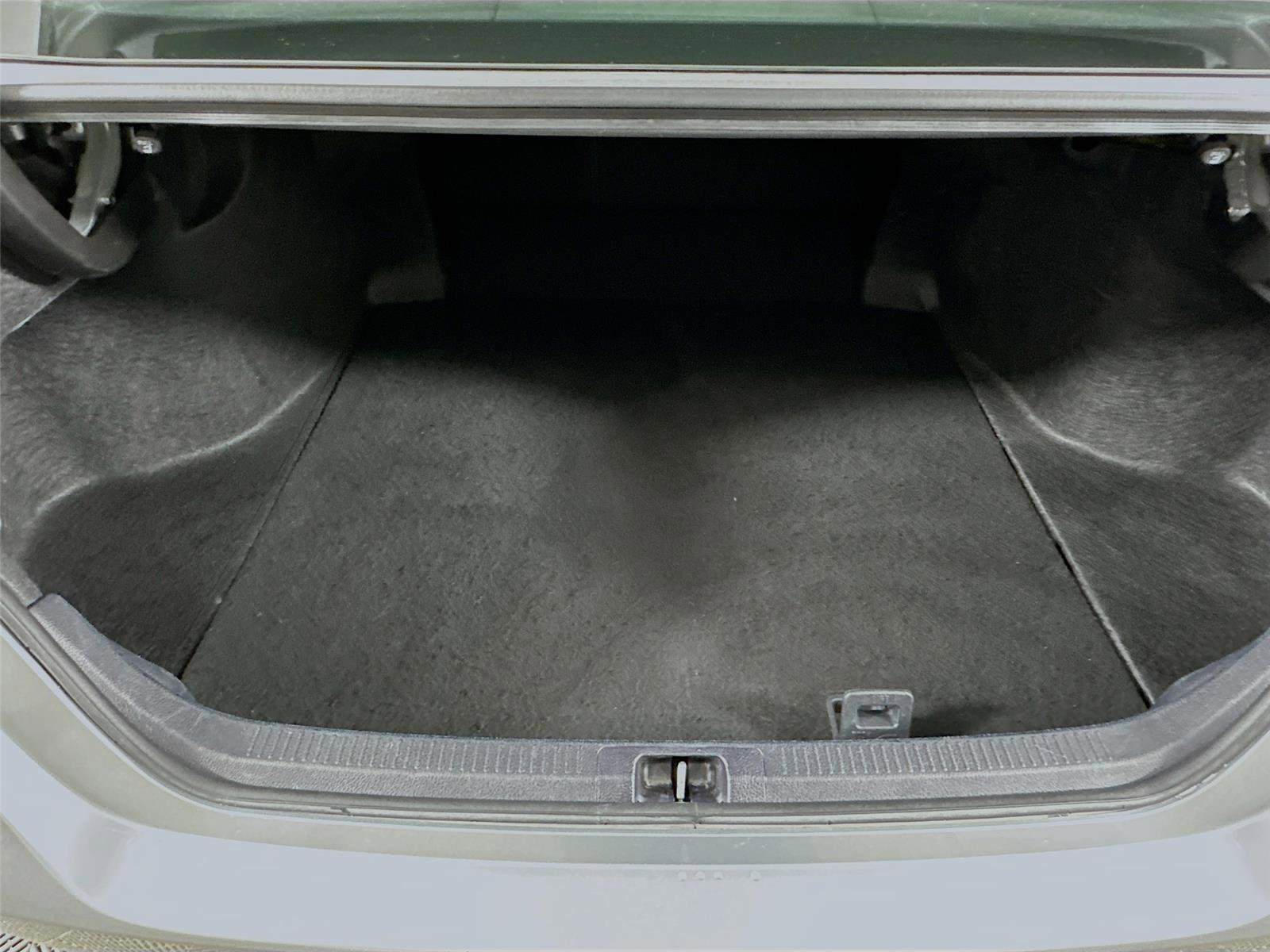 Used 2024 Toyota Camry SE image 23