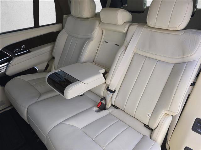 New 2025 Land Rover Range Rover Long Wheelbase SE image 16