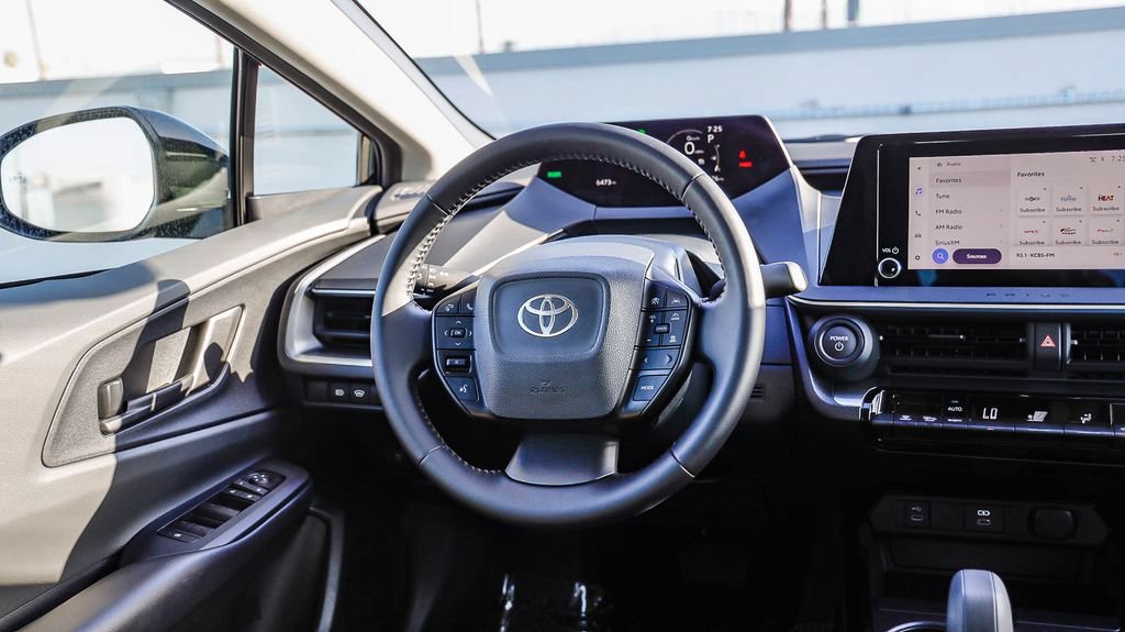 Used 2026 Toyota Prius LE FWD image 18