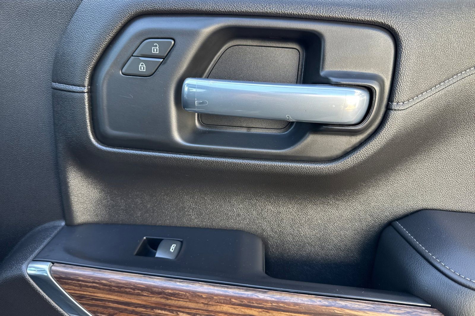 Used 2020 Chevrolet Silverado 1500 High Country w/ Technology Package image 19