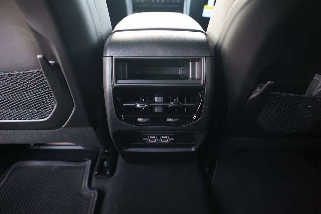 New 2025 Jeep Grand Cherokee Laredo X w/ Trailer Tow Package image 38