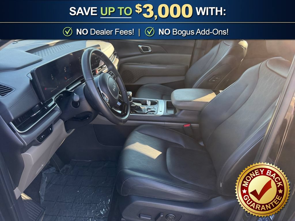 Used 2025 Kia Carnival EX FWD image 14